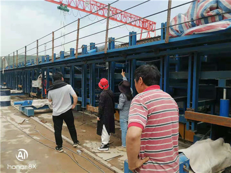 偉志鋼模板組織技術(shù)部和業(yè)務(wù)到工地學(xué)習(xí)